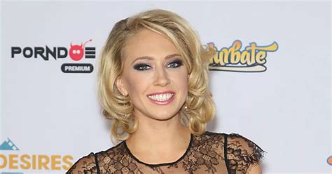 kagney linn|Adult film actress Kagney Linn Karters cause of death revealed